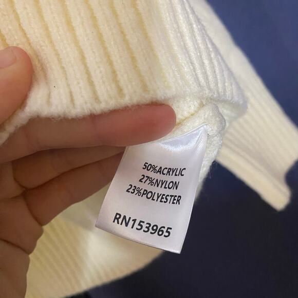 Area Stars Ivory White Knit Crewneck Sweater Size Small NWT - Picture 5 of 6